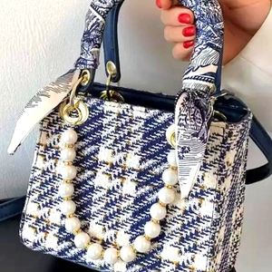 Meet your Posher, Jacquelin